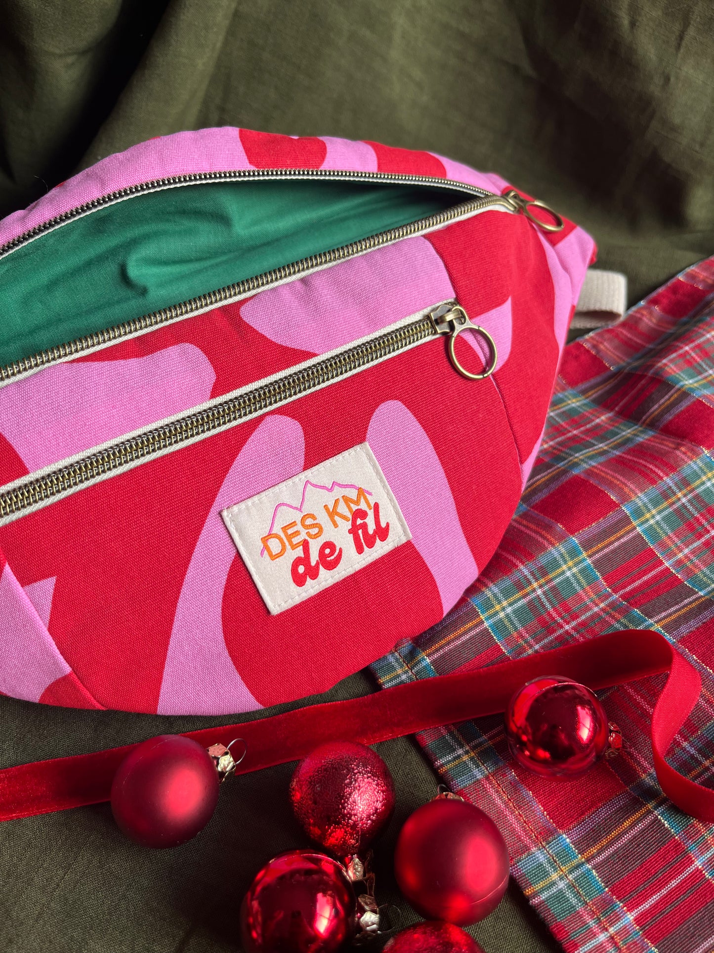 La baroudeuse rouge et rose