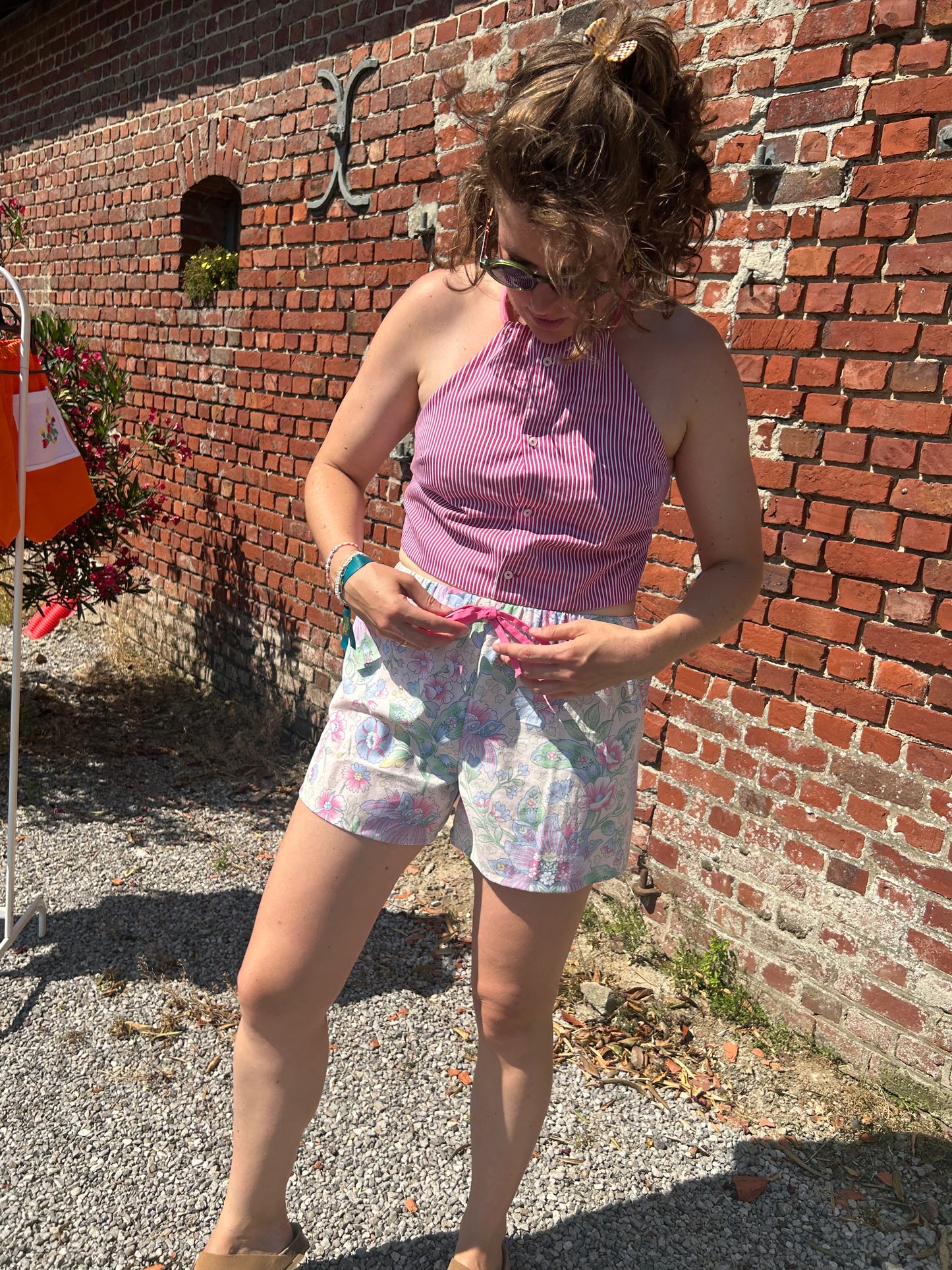Le short à fleurs