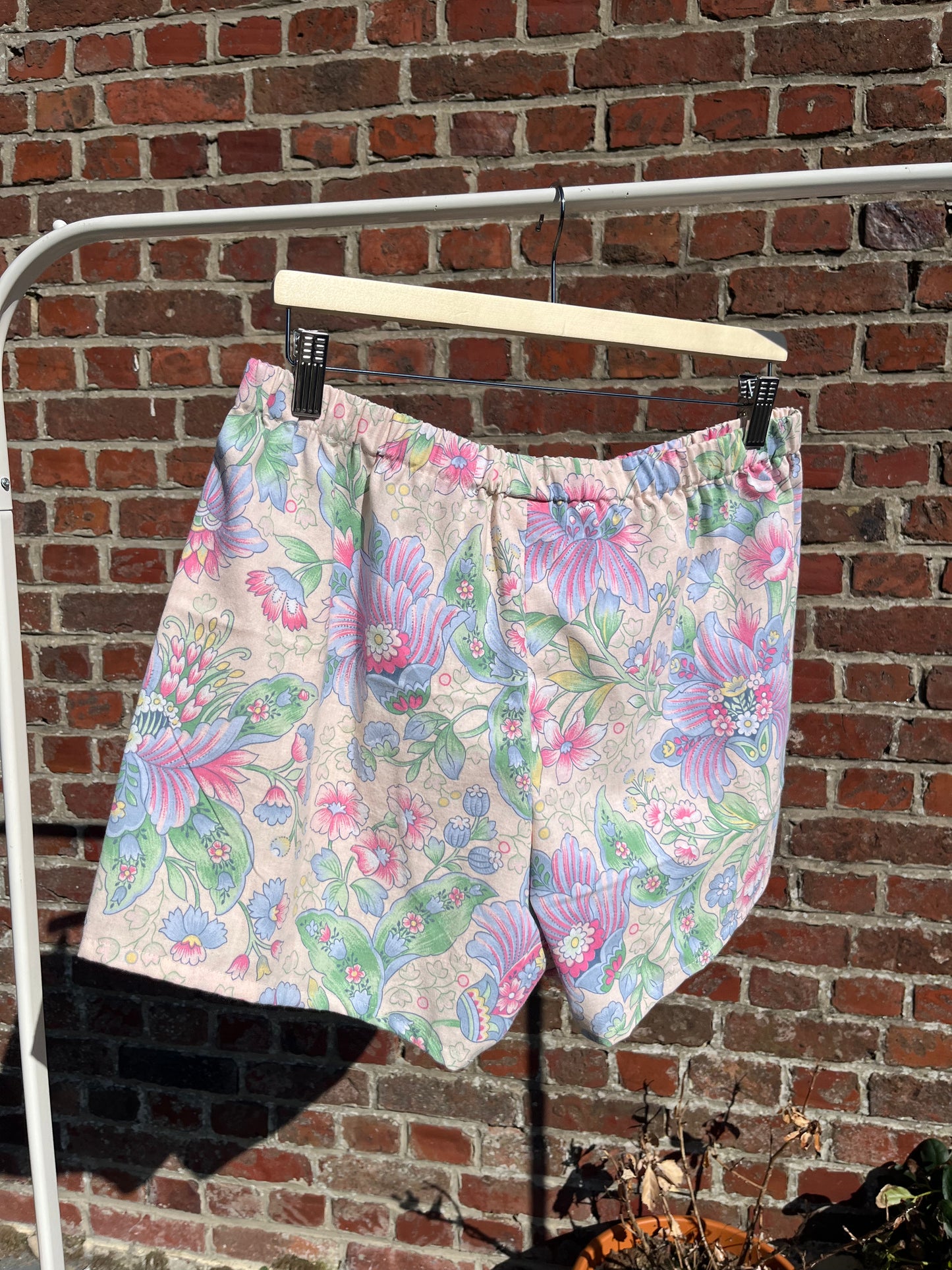 Le short à fleurs